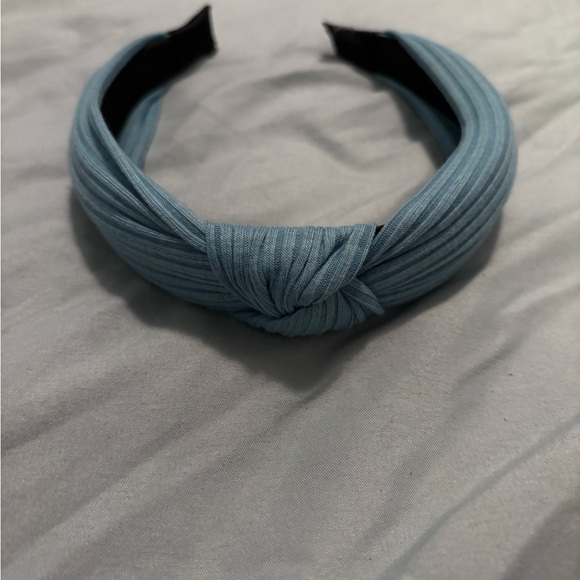 Amazon Accessories - Blue knotted headband​